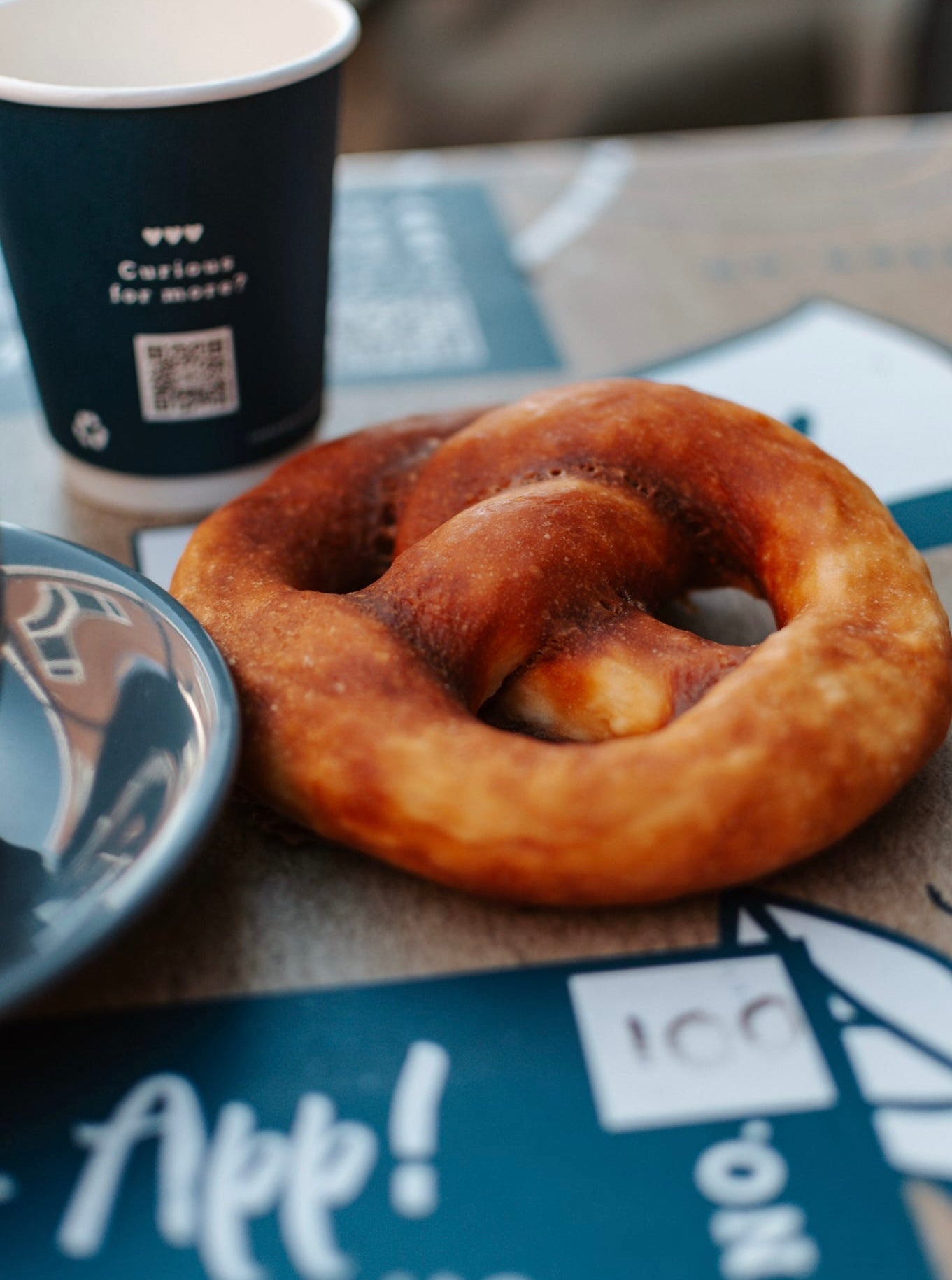 Chicken Coated Collagen Pretzel | Large